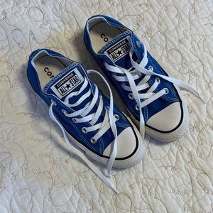 Converse Classic Blue Low-top Sneakers